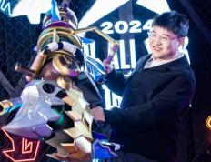 开云体育在线-JackeyLove也因伤病暂时休(xiū)息！Rita被质疑不配拿(ná)最佳解说