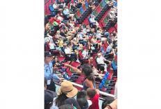 开云体育在线-上海网球大師(shī)赛觀(guān)众高声嘶吼，裁判多次劝阻，保安最终请离