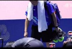 开云体育在线-侯英超被王(wáng)楚欽(qīn)橫(héng)掃(sǎo)后，主動(dòng)找王(wáng)楚欽(qīn)复盘，告知王(wáng)楚欽(qīn)比(bǐ)賽(sài)的不足