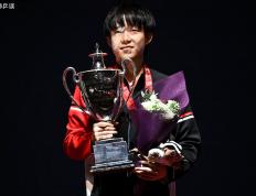 开云体育APP下载-王楚欽(qīn)2025賽(sài)季总结 | 少年終(zhōng)圆梦，登顶世乒賽(sài)，12冠傲视群(qún)雄