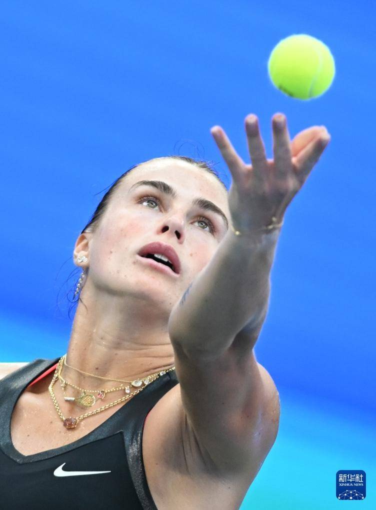 开云平台-武网：萨巴伦卡晋级