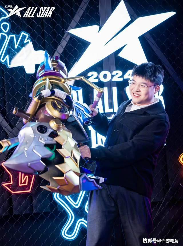 开云体育在线-JackeyLove也因伤病暂时休(xiū)息！Rita被质疑不配拿(ná)最佳解说