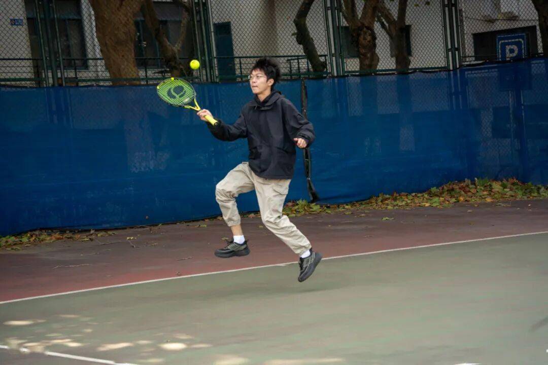 kaiyun-“网”动青春，“球”展风采！直击第21届青年健身节网球比赛现场！