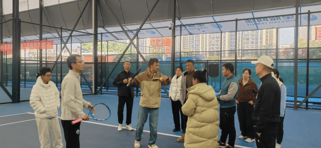开云平台-2025年黔西南州网球三级裁判員(yuán)培训圆满落幕