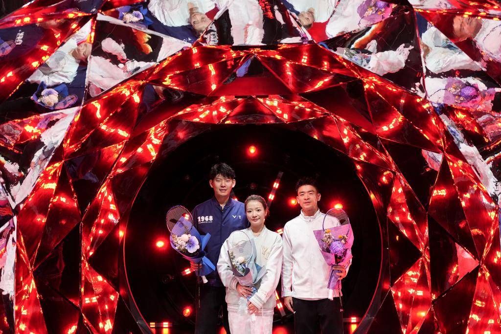 kaiyun-踏上不同的人生赛道，“雅思组合”还在为羽毛球燃燒(shāo)