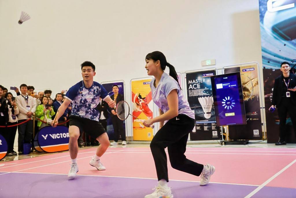 kaiyun-踏上不同的人生赛道，“雅思组合”还在为羽毛球燃燒(shāo)